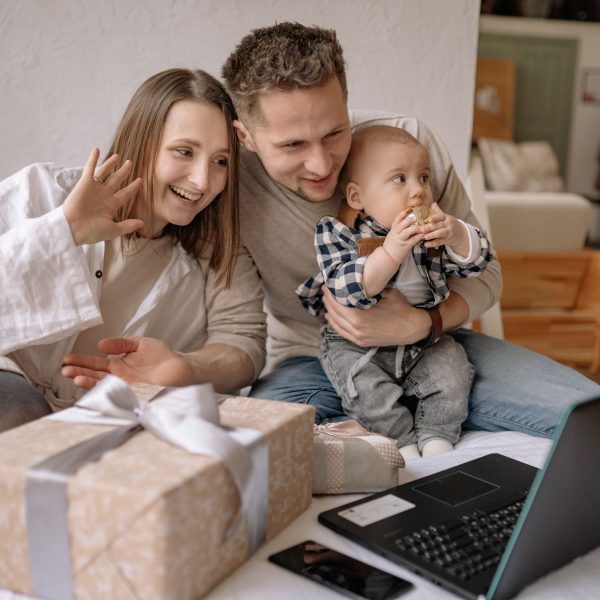 Nuevo programa de Henkel se centra en el cuidado del bebé con beneficios ampliados para Latinoamérica 