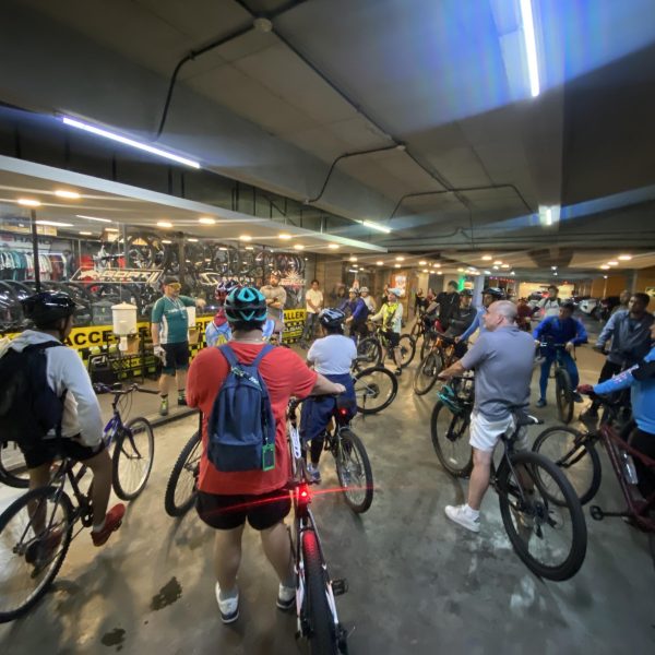 Integro cierra con broche de oro el mes de la bicicleta y el medio ambiente con un solazo nocturno