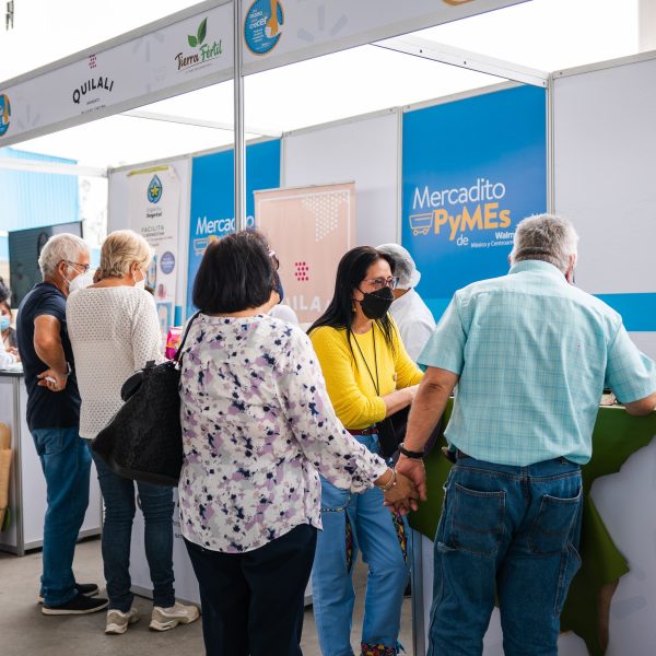 Walmart promueve en Guatemala el consumo de productos locales con “Mercadito PyMes” 