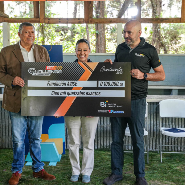 Banco Industrial hizo entrega de donativo recaudado, que impactará a 656 familias guatemaltecas.