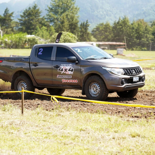 Bridgestone lanza FIRESTONE DESTINATION XT para caminos desafiantes