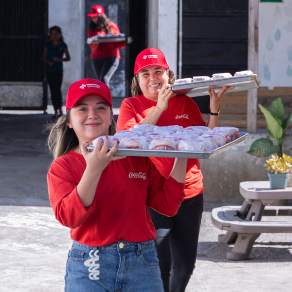 Sistema Coca-Cola se une a Wendy’s Guatemala para vivir el espíritu navideño y beneficiar a más 150 familias 
