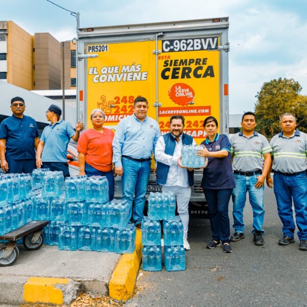 Fundación Castillo Córdova y Agua Pura Salvavidas realizaron donación a Hospital San Juan de Dios