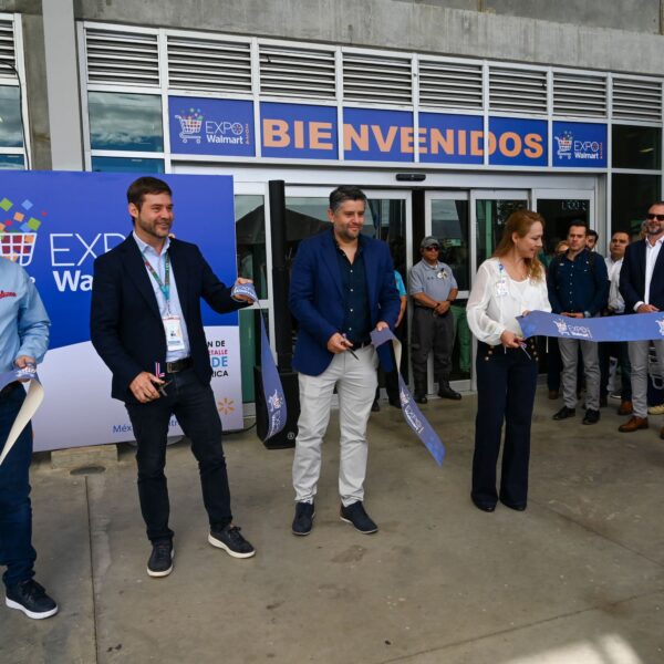 Walmart estimula mercado regional con compras superiores a los $8 mil millones