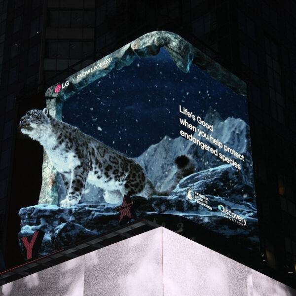 LG lanza campaña de concienciación sobre especies vulnerables y en peligro en Times Square