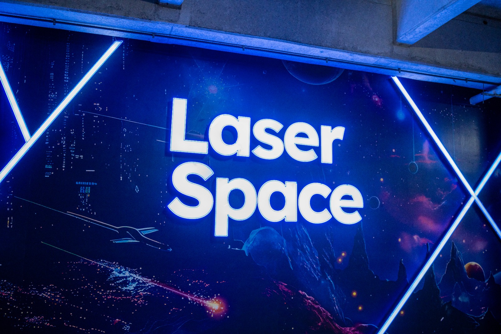 Laser Space es la nueva atracción en Naranjo Mall