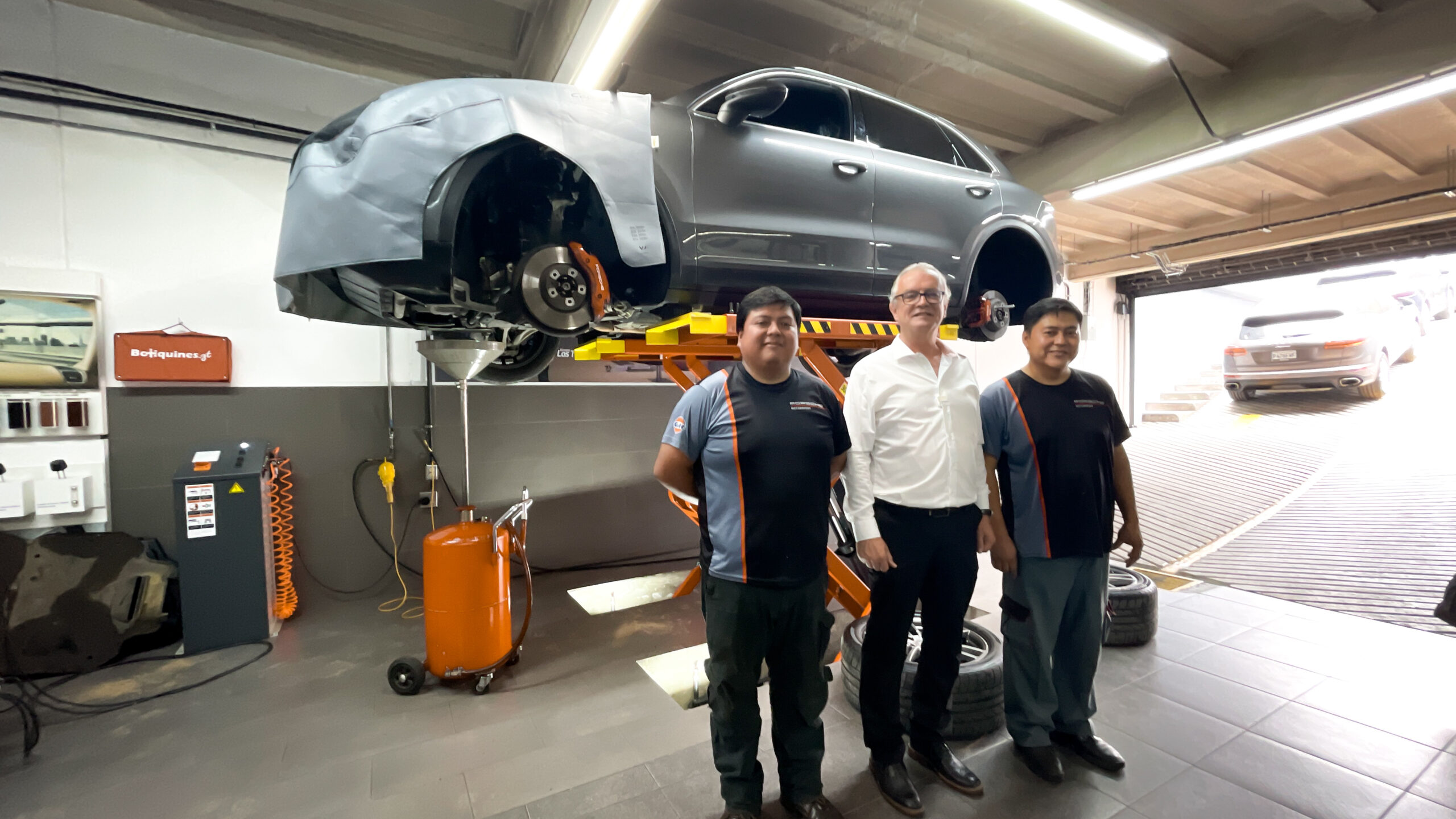 Porsche Guatemala celebra una jornada exitosa de “Técnico por un día”