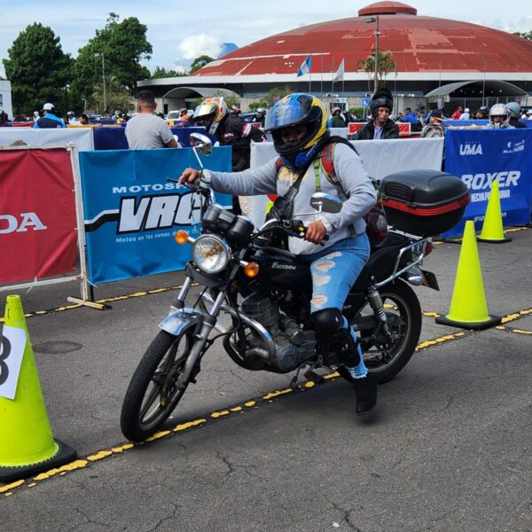 Motociclista, hazte visible: Prioridad para la seguridad en las carreteras