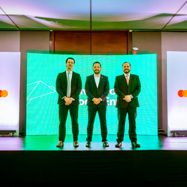 Banco Promerica y Mastercard lanzan «Envía», nuevo servicio de transferencias