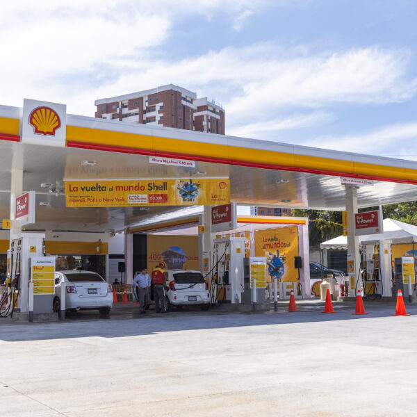 Shell celebra la apertura de su estación número 400 en Guatemala