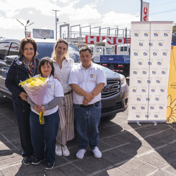 Fundación Bi dona pick-up a Fundación Margarita Tejada
