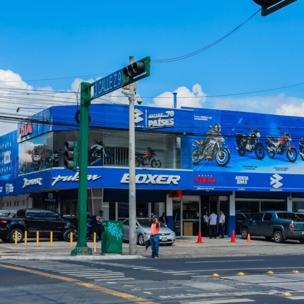 Grupo UMA celebra el ensamble de su motocicleta 1 millón