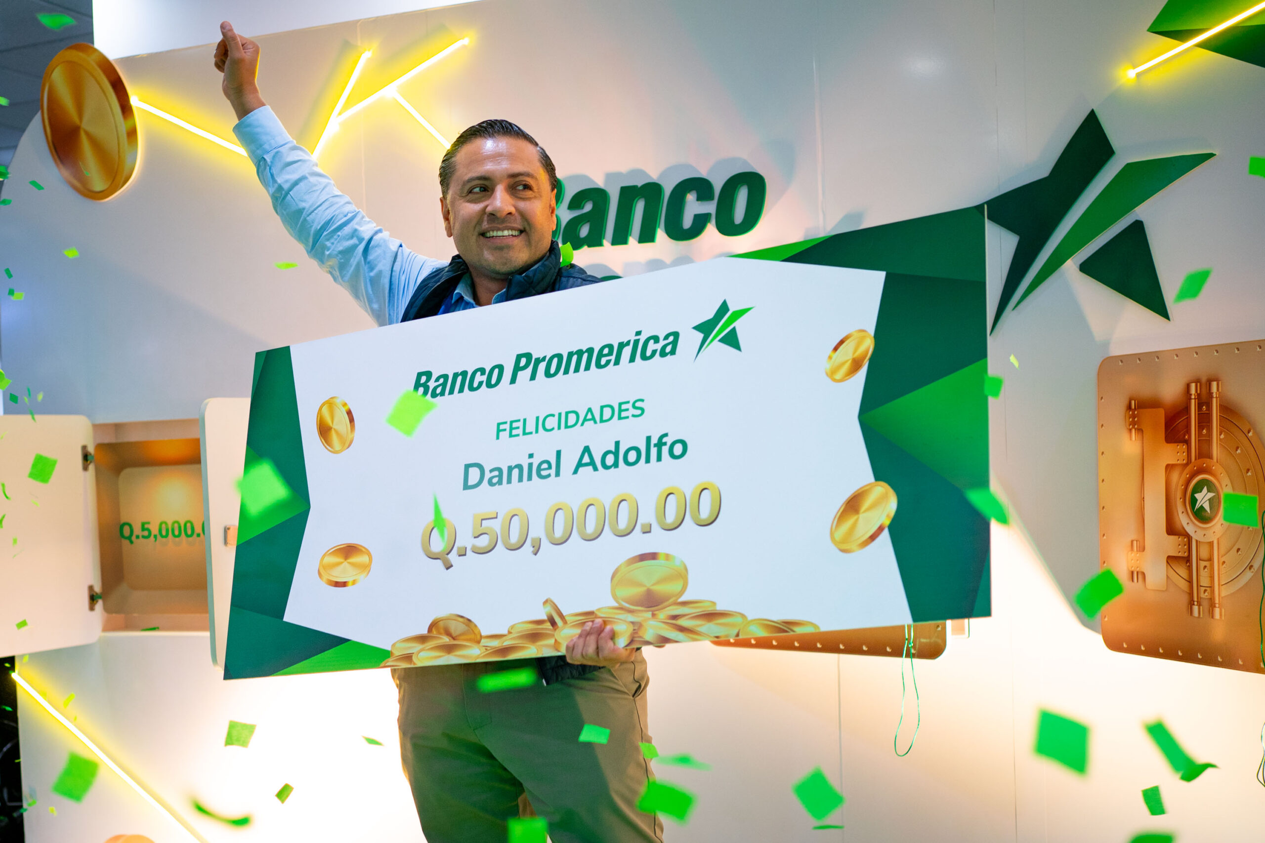 Banco Promerica hizo entrega de Q100,000 a los ganadores de promoción