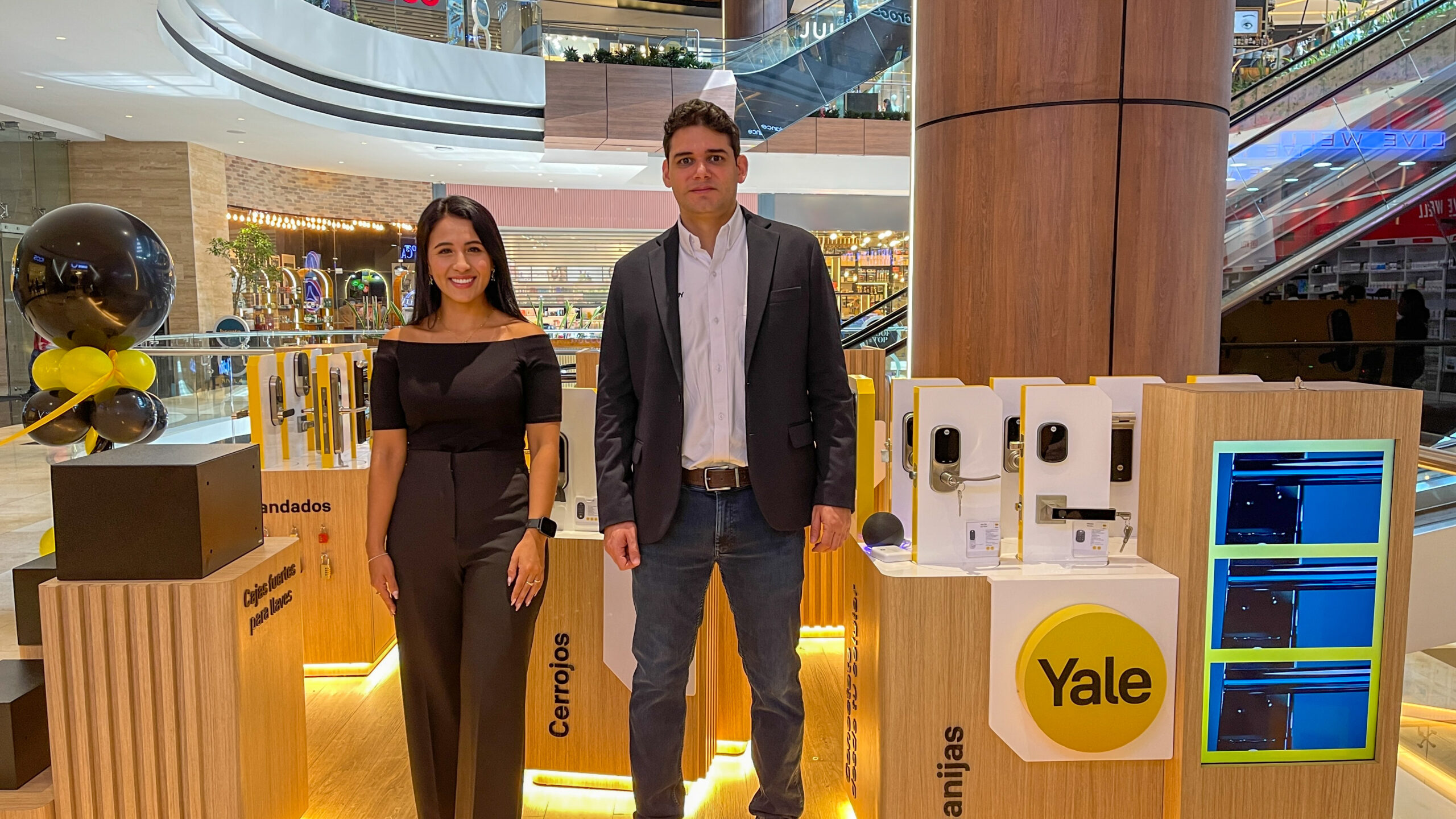 Yale inaugura su primer kiosco con IA Guatemala