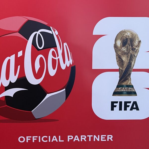 Coca Cola se prepara la vivir la emoción de La Copa Mundial de la FIFA 2026 en Guatemala