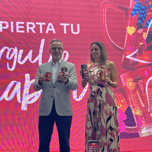 Nescafé despierta el orgullo chapín con una nueva colección de tazas que rinde homenaje al café