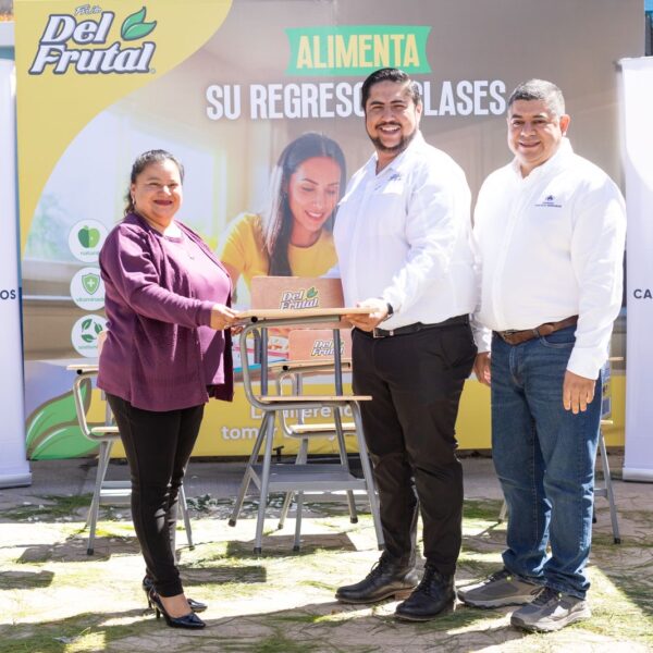Del Frutal renueva su compromiso con la educación de Guatemala