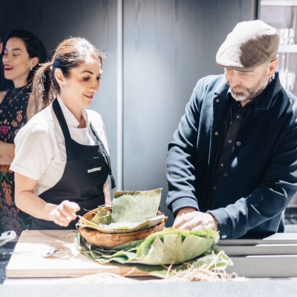 La chef Mirciny Moliviatis y el experto Gabriel Bartra García lideraron un encuentro culinario