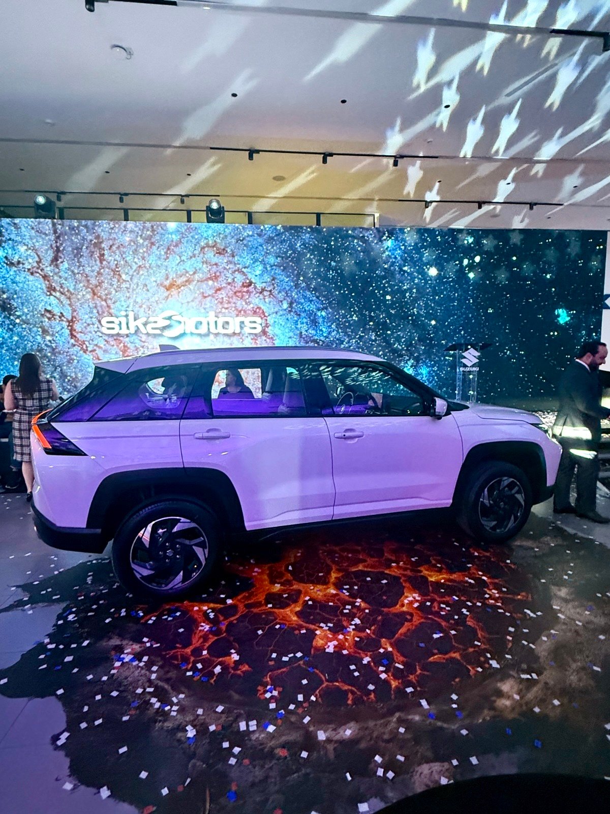 Suzuki introduce en Guatemala la nueva Across Hybrid