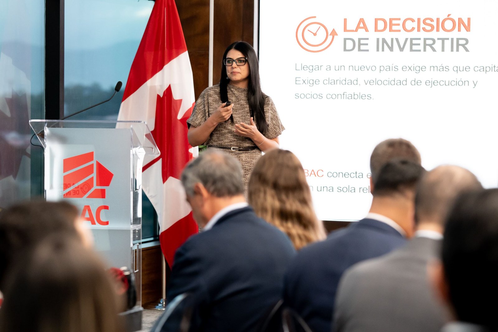 BAC y CANCHAM formalizan alianza para impulsar oportunidades de negocio entre Guatemala y Canada