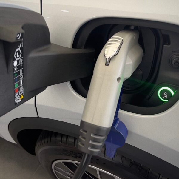 Por segundo año consecutivo, Grupo Los Tres y Porsche conmemoraron el Día Mundial del Vehículo Eléctrico